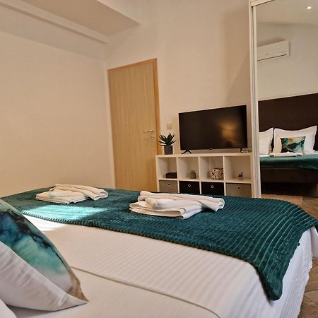 Holiday Home Near Trogir Kastel Stafilic Luaran gambar