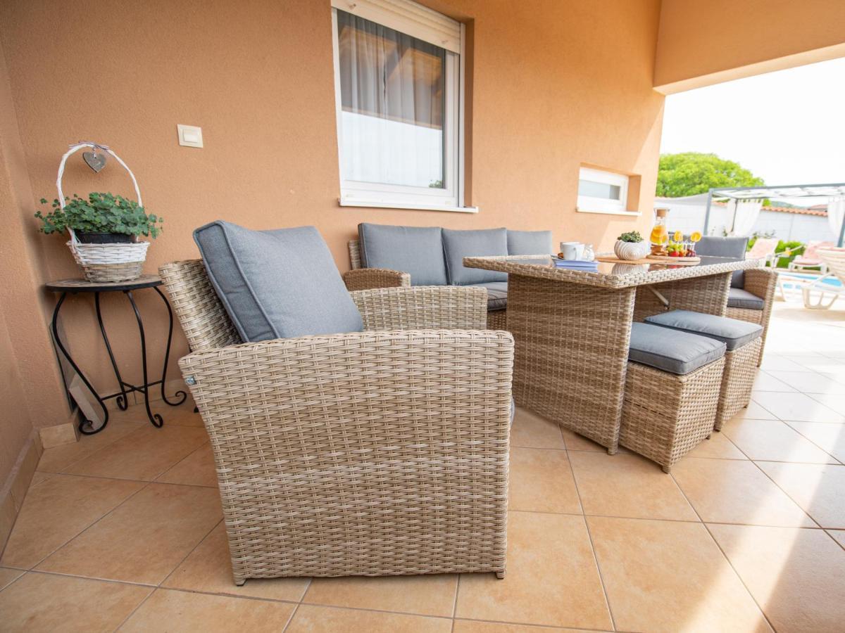 Holiday Home Near Trogir Kastel Stafilic Luaran gambar