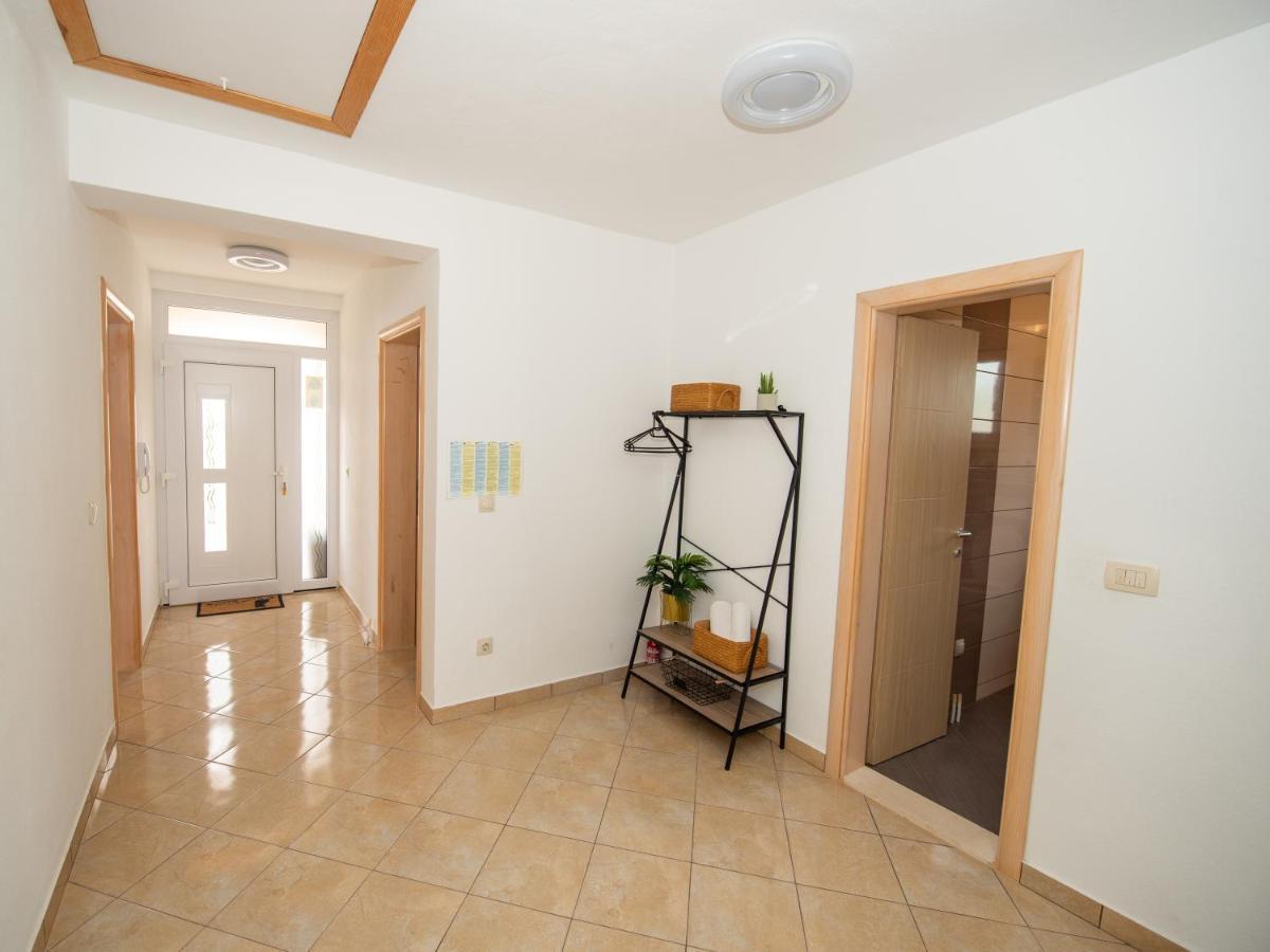 Holiday Home Near Trogir Kastel Stafilic Luaran gambar