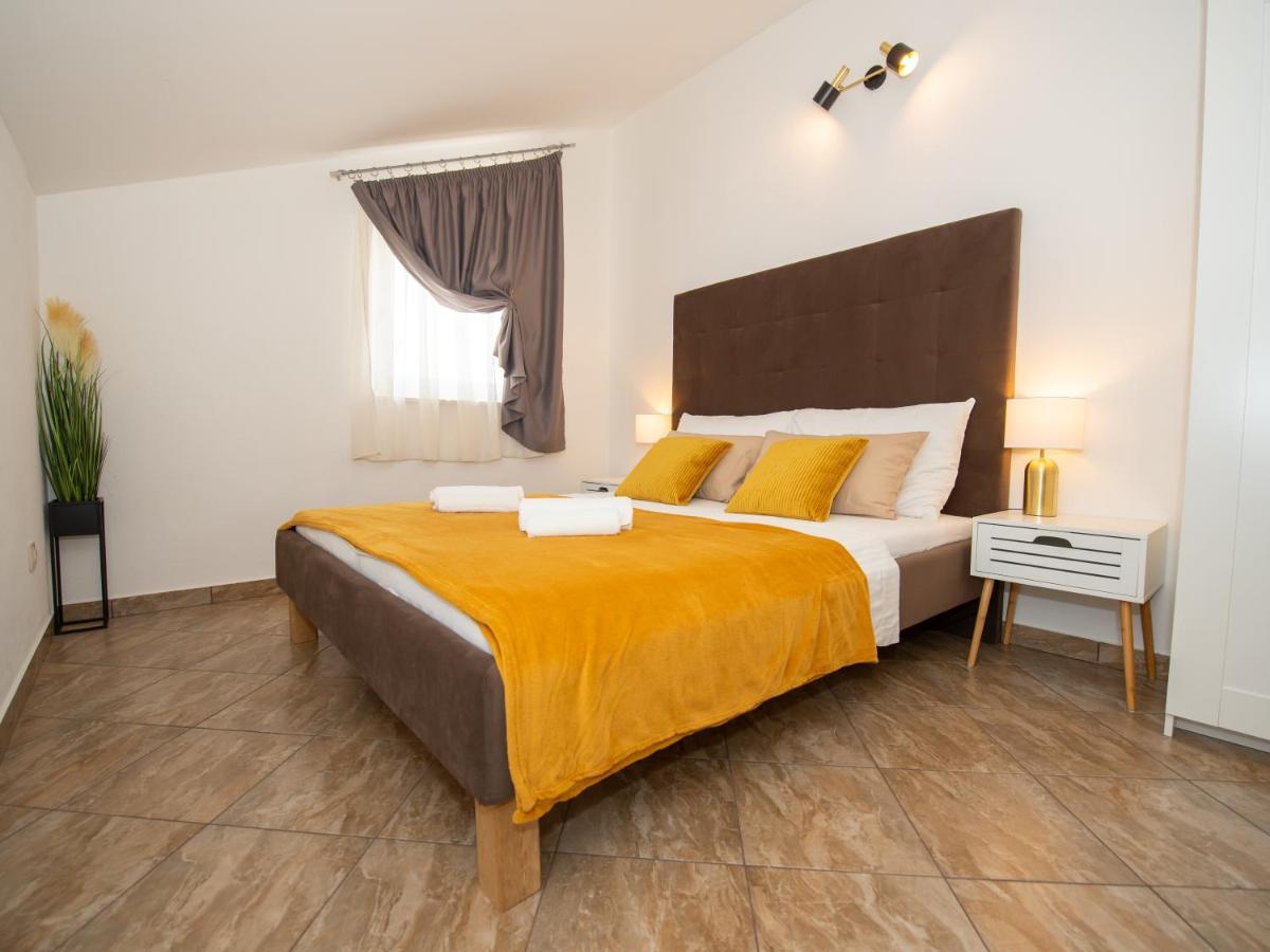 Holiday Home Near Trogir Kastel Stafilic Luaran gambar