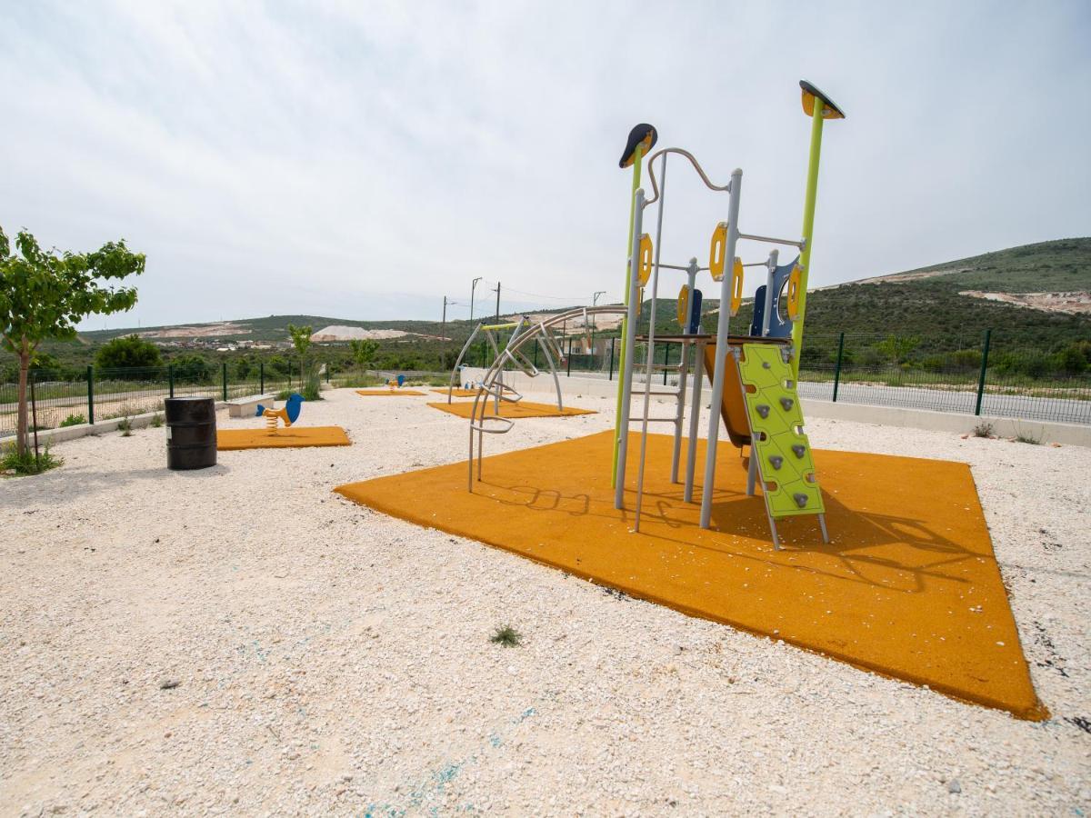 Holiday Home Near Trogir Kastel Stafilic Luaran gambar