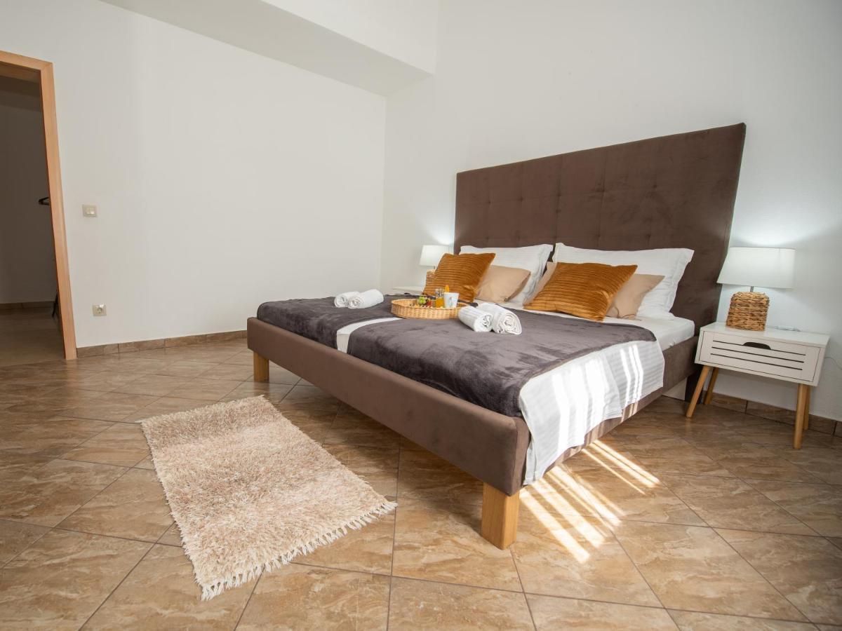 Holiday Home Near Trogir Kastel Stafilic Luaran gambar