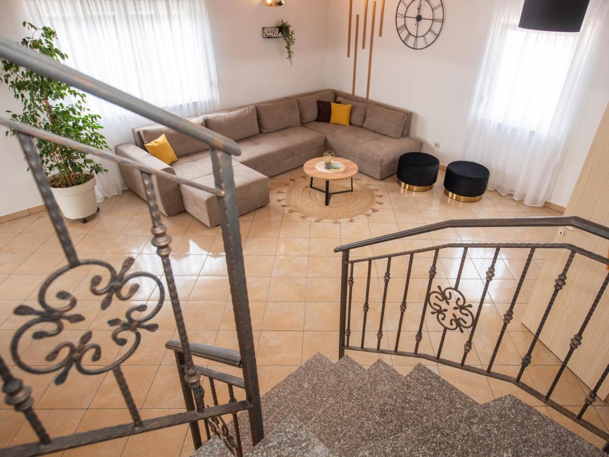 Holiday Home Near Trogir Kastel Stafilic Luaran gambar